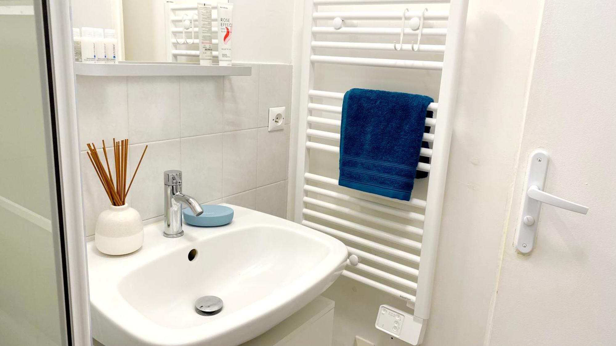 Studio Cosy Au Pied De La Gare De Cergy Le Haut - 35 Min De Paris Apartment Bagian luar foto